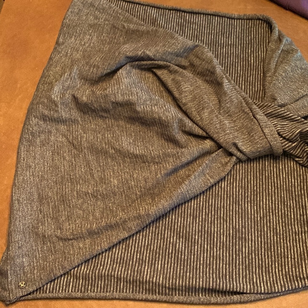 Customizable Snap Scarf Lululemon